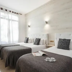 Apartahotel Apartmentos Ramblas 108 Barcelona